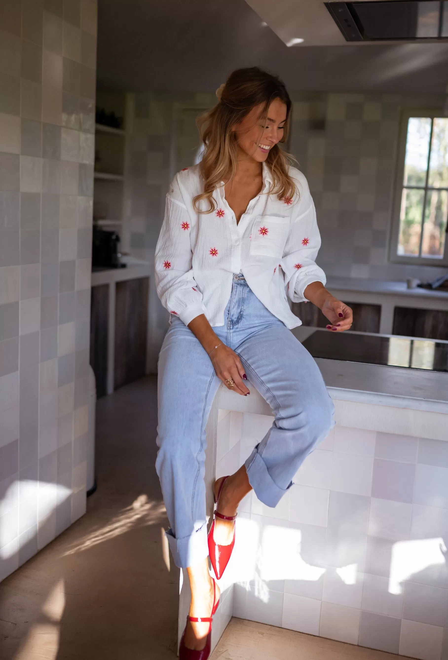 Easy Clothes Chemisiers & Blouses-Chemise Grace - écrue à fleurs rouges et roses